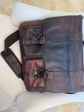 Kenneth Cole Reaction Leather Messenger Bag - Men's Crossbody Briefcase